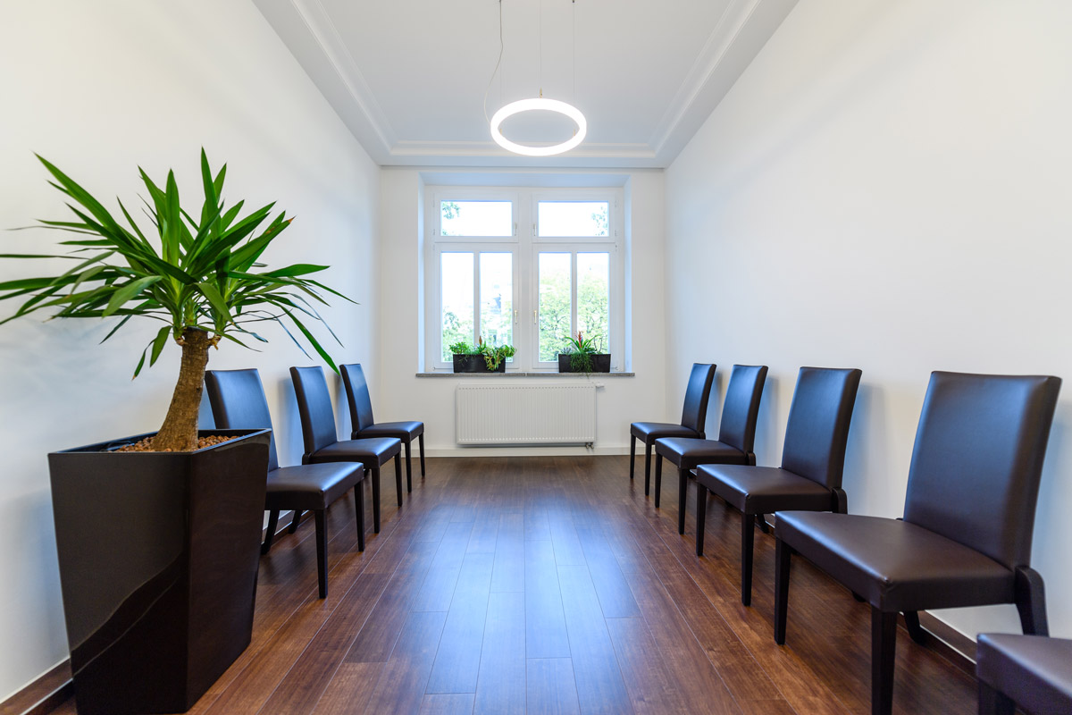 Kleiner Warteraum Ringleuchte klein Augenklinik Dr Stoll Chemnitz web