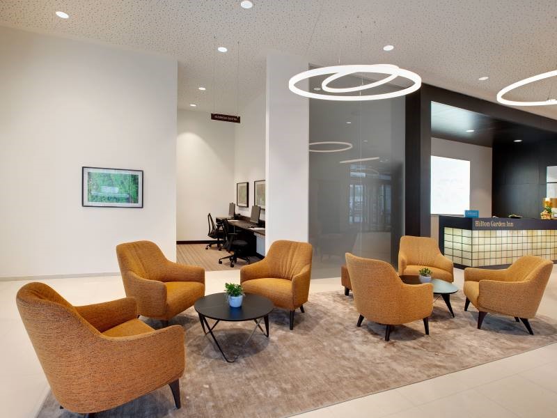 Hilton Garden Inn Zurich Limmattal Foyer Lounge