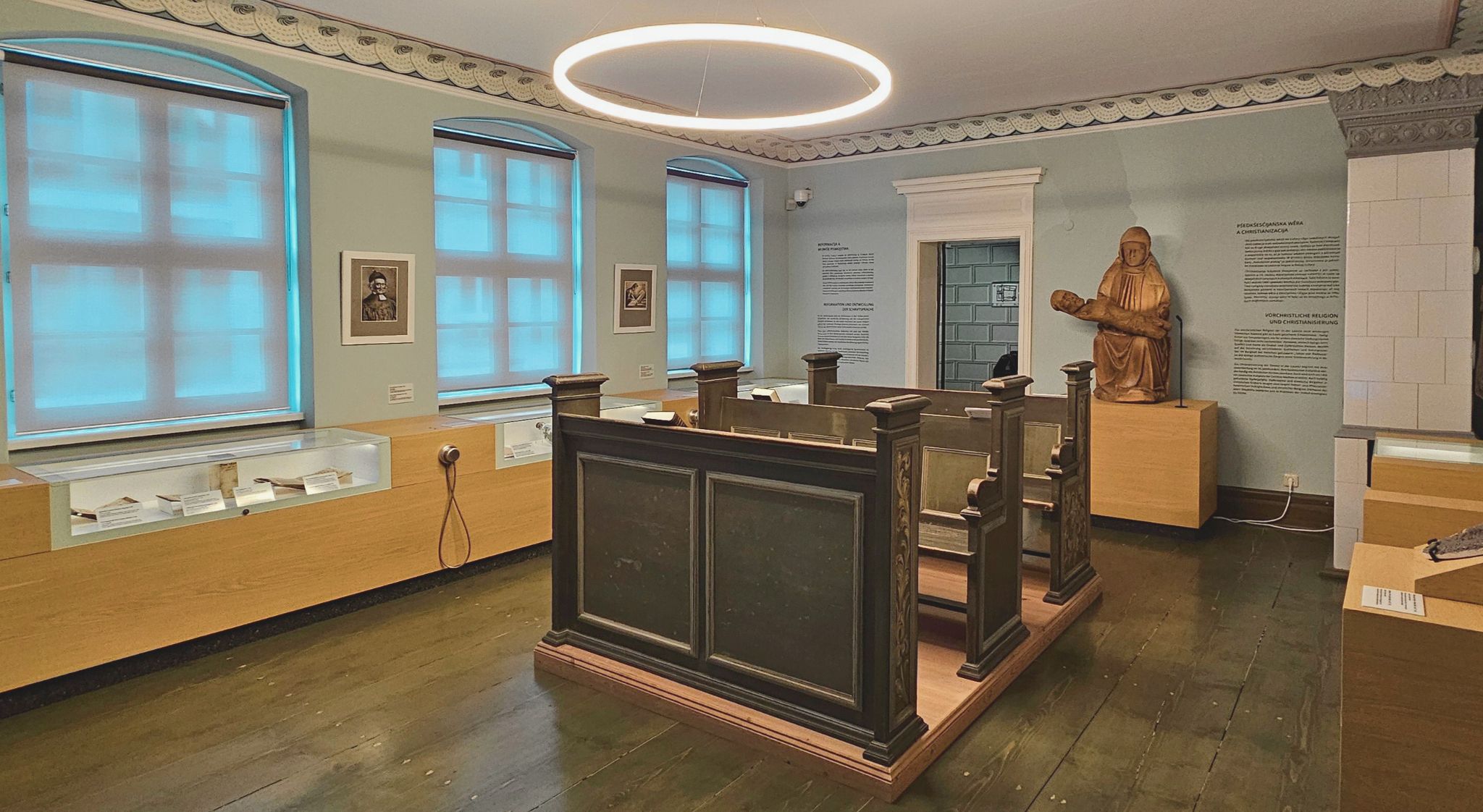 LED Ringleuchte TheO im Wendischen Museum Cottbus Glaubensraum